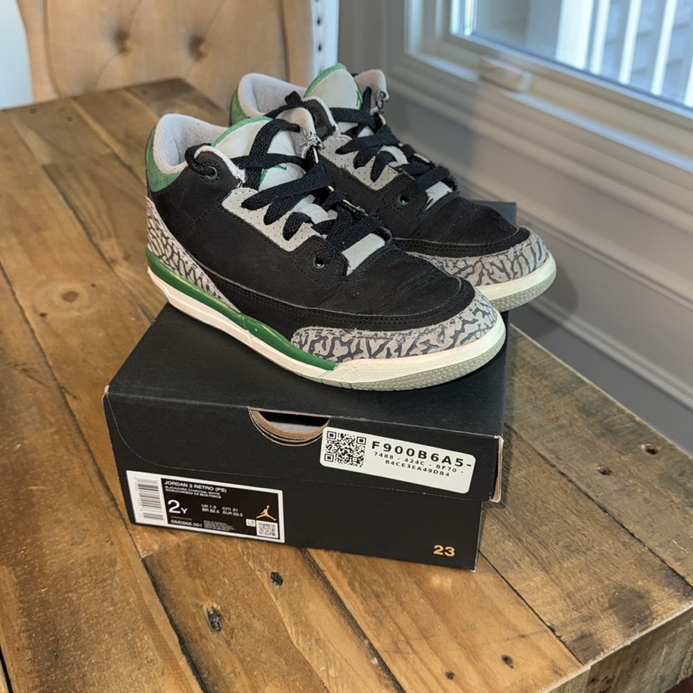 Nike Air Jordan 3 Retro Pine Green (PS) Size 2 Youth 429487-030.